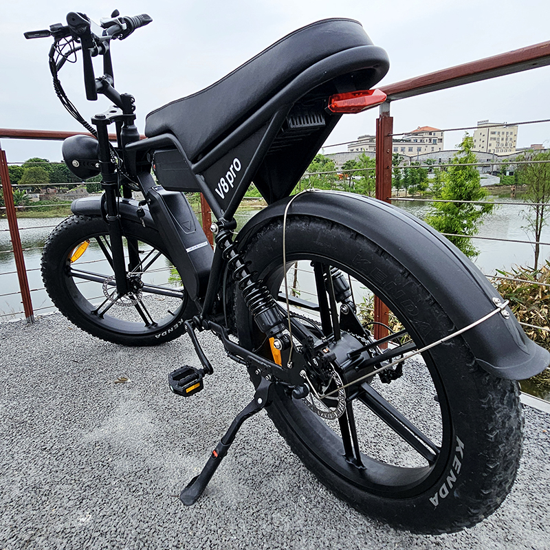 新型 V8 電動バイク モペット 750W 48V15Ah 原動機付自転車