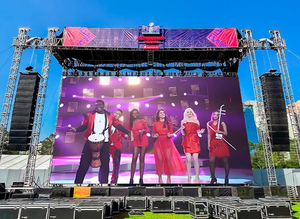 Écran LED HD d'extérieur à louer, grand écran vidéo LED mobile couleur pour fond de scène, pas de pixel P2 P3, idéal pour les concerts en direct - Product Image 5
