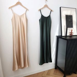 Mode haute qualité élégante femmes <span class=keywords><strong>robe</strong></span> été Spaghetti Satin longue femme <span class=keywords><strong>robe</strong></span> <span class=keywords><strong>très</strong></span> doux lisse <span class=keywords><strong>Sexy</strong></span> Slip <span class=keywords><strong>robe</strong></span> - Product Image 5