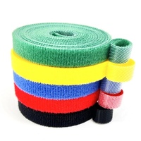 Étiquettes d'organisateur de cordon d'attaches de câble auto-agrippantes pour la gestion des câbles et l'organisation du bureau Attache à crochet et boucle en nylon réutilisable