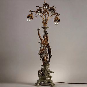 Lámpara de Mesa Figurativa Grande con Acabado Bronce Antiguo, Certificación CE, para Colección de <span class=keywords><strong>Arte</strong></span>, Lámpara con Estatua de Dama de Bronce y Pantalla de Vidrio - Product Image 3