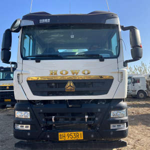 Camión Mezclador de Concreto SINOTRUK HOWO TX Usado de Buen Rendimiento, Camión Mezclador 8x4 de 12 CBM - Product Image 4