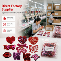 Prêts à expédier : Patchs Saint-Valentin, Badges à sequins Cœur Rouge, Appliques thermocollantes Disco Cerise Nœud pour Chapeaux - Vente en gros en stock