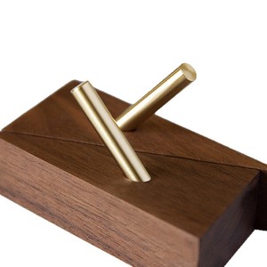 Gancho de Madera Maciza de Nogal Negro y Haya, Creativo, de Alta Calidad y Duradero, para Colgar Bolsos en el Armario, Multifuncional, Ahorra Espacio, Decoración de Pared - Product Image 6