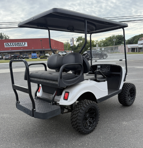 Voiturette de golf électrique 4 roues 2+2 places blanche moderne tout-terrain, véhicule utilitaire durable en PP, moteur unique 400W - Product Image 3