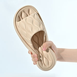 Vente en gros de pantoufles Sandales <span class=keywords><strong>d</strong></span>'été à semelle souple <span class=keywords><strong>pour</strong></span> <span class=keywords><strong>couple</strong></span> <span class=keywords><strong>Maison</strong></span> pantoufles pantoufles à séchage rapide <span class=keywords><strong>pour</strong></span> invités <span class=keywords><strong>d</strong></span>'hôtel pantoufles <span class=keywords><strong>d</strong></span>'extérieur en EVA - Product Image 4