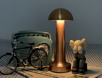 Lampe de table d'ambiance de bureau en forme de champignon lumineux en métal rechargeable tactile