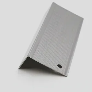 NIUYUAN Aluminum Stair Nosing Perfiles para <span class=keywords><strong>parquet</strong></span>, <span class=keywords><strong>laminado</strong></span>, alfombra y pisos de diseño - Product Image 1