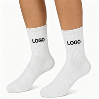 Chaussettes de sport jacquard personnalisées à faible MOQ, chaussettes athlétiques à design personnalisé, chaussettes de sport en tricot jacquard avec logo personnalisé pour hommes et femmes