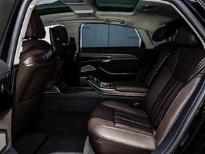 ออดี้ เอ8 รุ่นปี <span class=keywords><strong>2022</strong></span> เอ8แอล 55 ทีเอฟเอสไอ เทอร์โบ เพรสทีจ/รุ่นสะสม เกียร์อัตโนมัติ พวงมาลัยซ้าย ล้อแม็กซ์ขนาด 18 นิ้ว เบาะหนังสีเข้ม กล้องมองหลัง - Product Image 6