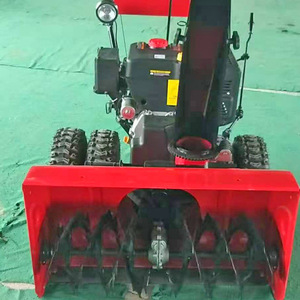 Déneigeuse à brosse rotative avec pneus antidérapants et double chaîne, type manuel à pousser - Product Image 2