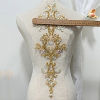 Applique en dentelle brodée de perles et de paillettes de luxe style ethnique doré pour robe LT2917A