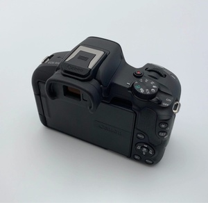Appareil photo Canon R50 d'occasion, modèle d'entrée de gamme, boîtier seul, léger et économique - Product Image 5