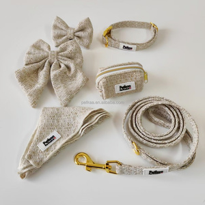 Set di Imbracatura per Cani di Lusso in Tweed Testurizzato Regolabile Senza Trazione con Fibbia in Metallo Dorato Imbottito Set con Papillon Sacchetto per Escrementi Collare e Guinzaglio - Product Image 4