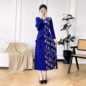 Nouvelle Collection Été 2026 : Robe Plissée Miyake Tendance pour Femme – Coupe Ample et Décontractée, Grandes Tailles, Vêtements Féminins en Gros - Product Image 5