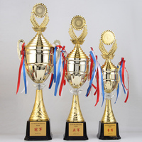 Casquette modifiable Trophée de conception moderne Asie Style populaire Trophées de sport en or et cadeaux Base noire carrée Trophée en métal unique