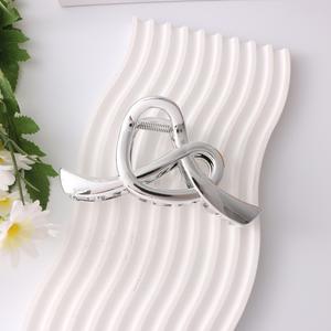 Pince à cheveux en métal plaqué or Y2K, mignonne, en forme de cœur, pour fille, petite pince à cheveux de luxe, accessoires pour cheveux pour femmes - Product Image 3