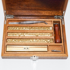 Ensemble de tampons en cuir pour lettres de l'alphabet (26 pièces) avec lettres personnalisées, tampon à chaud, moule numérique en cuivre avec fente en T - Product Image 3