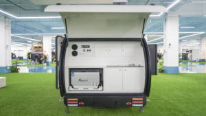 Caravane de camping tout-terrain avec toit relevable et échelle latérale, mini-caravane - Product Image 3