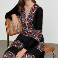 Robe brodée à la mode élégante robe longue à manches longues et col en V avec des motifs floraux colorés robes décontractées