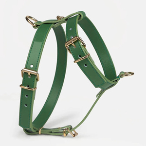 Harnais pour chien Fullto Premium en cuir PU rouge réglable pour des promenades confortables - Product Image 3