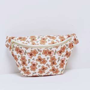 Envío Rápido, Bajo MOQ, Regalo de Navidad, Bolsa de Deporte con Temática del Parque de Atracciones Magic Kingdom, Bolsa de Nylon Impermeable Grande, Bolsa Cruzada con Diseño de Galleta de Jengibre - Product Image 3