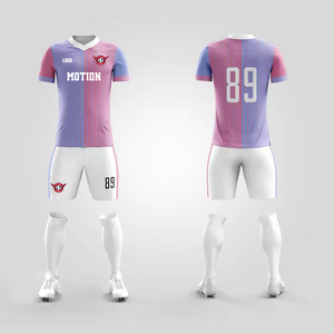 Uniforme de Fútbol <span class=keywords><strong>La</strong></span> <span class=keywords><strong>Liga</strong></span> Rojo y Blanco OEM, 100% Poliéster, Secado Rápido, Antibacterial, Transpirable - Product Image 1
