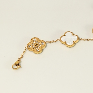 Bracelet à maillons en acier inoxydable plaqué or 18 carats avec breloque fleur classique et tendance, cadeau de Noël, accessoire de mode pour femme - Product Image 4