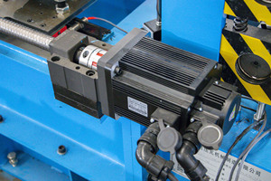 <span class=keywords><strong>Machine</strong></span> de formage de gouttières en forme de M - Product Image 3