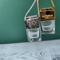 Diffuseur de parfum pour voiture de 8 ml, forme carrée, flacon en verre suspendu, bouchon en bois noir, accessoire intérieur pour l'intérieur des voitures