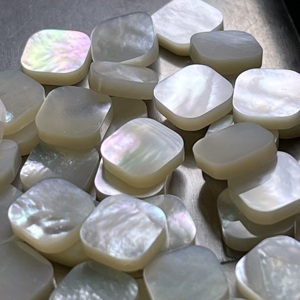 Perlas de Nácar Blanco Naturales de Fábrica, Cuadradas con Esquinas Redondeadas - Product Image 5