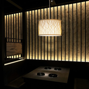 Lampe suspendue Zen japonaise, diamètre 38cm, hauteur 25cm, lampe ronde LED en bambou tissé pour hôtels, maisons d'hôtes, salons de thé - Product Image 2