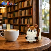 Poupée Écureuil Rayée au Crochet Faite Main, Souvenir Romantique, Cadeau d'Anniversaire d'Émotionnelle Soutien, Personnalisé pour Mari et Femme, Vente en Gros