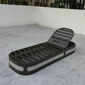 تصميم جديد لكرسي استرخاء خارجي بإطار ألومنيوم ونسيج راتان على الطراز الأوروبي لجانب حمام السباحة - Product Image 2