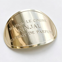 Autocollants métalliques gaufrés personnalisés, autocollants en aluminium imperméables et résistants aux rayures pour flacons de parfum.