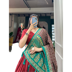 Attrayant Red Tussar Silk & Imprimé Lehenga Choli avec Dupatta Vêtements européens - Product Image 1