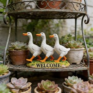 Letrero de Bienvenida de Resina para Exteriores con Diseño de Familia de Patos, Linda Estatua de Ganso para Decoración de Jardín o Porche, Figura de Animal Resistente a la Intemperie para Decoración Rústica - Product Image 6