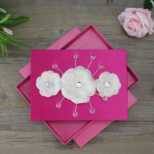 Invitation de <span class=keywords><strong>mariage</strong></span> de boîte-cadeau <span class=keywords><strong>rouge</strong></span> de fleur de cristal de <span class=keywords><strong>rose</strong></span> avec la conception de fleur - Product Image 5