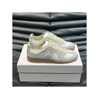 Chaussures de course légères à lacets de haute qualité, nouvelle tendance, pour hommes et femmes, marque célèbre, baskets de sport respirantes pour la marche