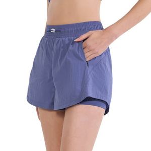 กางเกงขาสั้นออกกำลังกายเอวสูงสำหรับผู้หญิง ผ้าหลายชั้น ยืดหยุ่น มีเชือกผูกเอว - Product Image 1