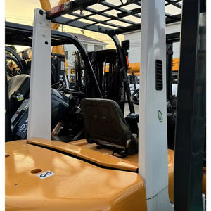 Chariot élévateur TCM d'occasion 3 tonnes pour entrepôt et conteneurs, hauteur de levage 3m-4m - Product Image 3