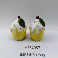 Salière poivrière en céramique écologique peinte à la main en forme de fraise, boîte en bois avec couvercle en bambou, outils d'épices en porcelaine pour lavage à la main