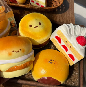Moozy Slow-Rebound <strong>Daidai</strong> Hamburger Squeeze Toy Soft Squishy and Cute Stress Reliever - Product Image 2