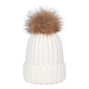Chapeaux pour femmes ajouter velours polaire à l'intérieur des bonnets chapeaux d'hiver pour femmes 100% <span class=keywords><strong>fourrure</strong></span> de raton laveur <span class=keywords><strong>pompon</strong></span> chapeau <span class=keywords><strong>femme</strong></span> torsion motif casquettes - Product Image 4