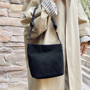 Nouveau Sac Seau Vintage en Daim pour Femme Printemps 2025, Bandoulière Unique, Fermeture Éclair, Style Urbain Simple en Polyester - Product Image 2