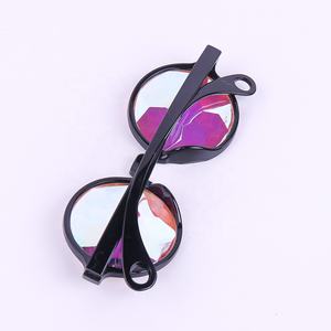 أسود نظارات كليدوسكوب 3D قوس قزح الهذيان بريزم حيود ، النظارات الشمسية المستديرة - Product Image 2
