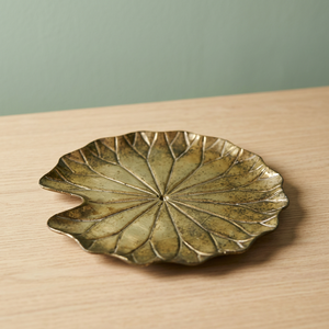 Assiette décorative en métal en forme de feuille, design oriental fait main, motif végétal poli, vaisselle et assiettes de fête - Product Image 3