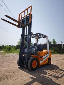 Montacargas TCM FD25 de 2.5 Toneladas de Segunda Mano en Buen Estado, Motor Japonés, Elevación Hidráulica, Desplazador Lateral, Mástil de Dos Etapas - Product Image 5