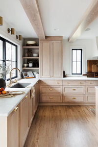 CBMMart Armoire de cuisine traditionnelle en bois massif lavé en chêne blanc et bois naturel - Product Image 2