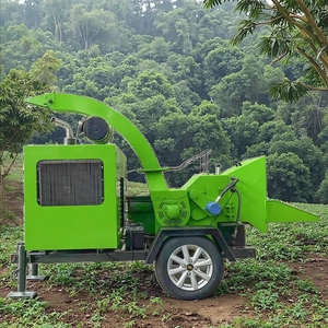 Mobil odun parçalayıcı kamyon endüstriyel ormancılık odun parçalayıcı ormancılık hidrolik dizel ağaç öğütücü odun parçalayıcı